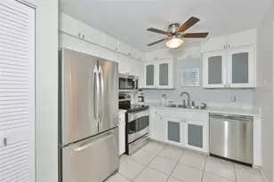 647 Woodlawn Dr, Bradenton, FL 34210 - Photo 6