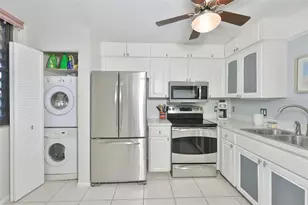 647 Woodlawn Dr, Bradenton, FL 34210 - Photo 4