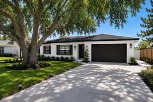 6805 22nd Ave W, Bradenton, FL 34209 - Photo 1