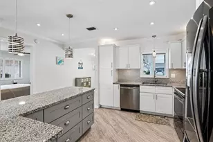 2731 Riverbluff Way, Sarasota, FL 34231 - Photo 8