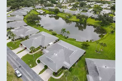 4136 Bowling Green Circle #23, Sarasota, FL 34233 - Photo 8