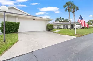 4136 Bowling Green Cir, Sarasota, FL 34233 - Photo 2