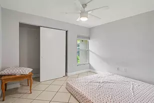 2653 Woodgate Ln, Sarasota, FL 34231 - Photo 10