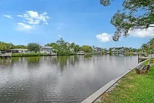2103 Lusitania Dr, Sarasota, FL 34231 - Photo 38