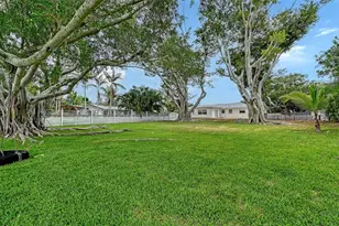 2103 Lusitania Dr, Sarasota, FL 34231 - Photo 40