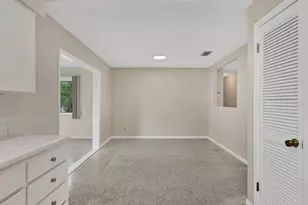 5605 9th Ave Dr W, Bradenton, FL 34209 - Photo 10