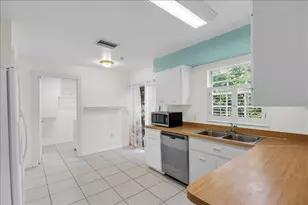 3605 57th Ave Dr W, Bradenton, FL 34210 - Photo 4