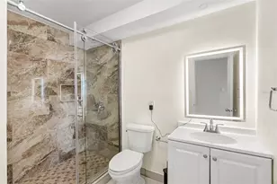 2913 McIntosh Rd, Sarasota, FL 34232 - Photo 8
