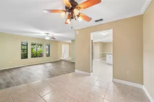 4873 Huntleigh Dr, Sarasota, FL 34233 - Photo 10