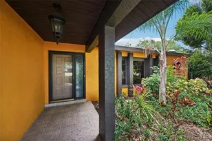 4873 Huntleigh Dr, Sarasota, FL 34233 - Photo 2
