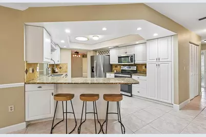 4873 Huntleigh Drive, Sarasota, FL 34233 - Photo 18