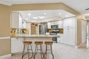 4873 Huntleigh Dr, Sarasota, FL 34233 - Photo 18