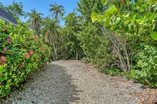 602 Buttonwood Dr, Longboat Key, FL 34228 - Photo 50