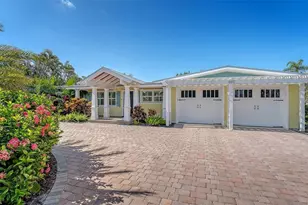 602 Buttonwood Dr, Longboat Key, FL 34228 - Photo 2