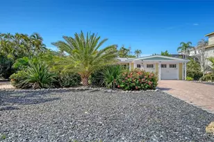 602 Buttonwood Dr, Longboat Key, FL 34228 - Photo 4