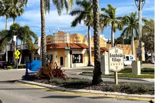 1387 Harbor Dr, Sarasota, FL 34239 - Photo 8