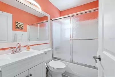 5128 Oxford Drive, Sarasota, FL 34242 - Photo 32