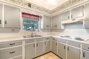 5938 Murdock Ave, Sarasota, FL 34231 - Photo 14