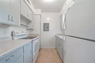 1751 6th St, Sarasota, FL 34236 - Photo 8
