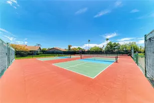 3946 Wilshire Cir E, Sarasota, FL 34238 - Photo 42