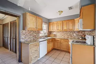 603 Oak Ridge Dr, Brandon, FL 33510 - Photo 10