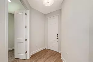 9866 Crystal Isles Cir, Sarasota, FL 34241 - Photo 4
