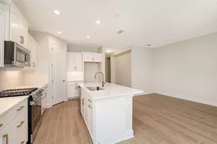 9866 Crystal Isles Cir, Sarasota, FL 34241 - Photo 12