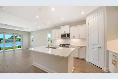 9866 Crystal Isles Circle, Sarasota, FL 34241 - Photo 6