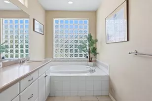 5267 Visionary Ct, Sarasota, FL 34233 - Photo 22