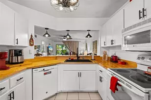 5326 Lake Arrowhead Trail, Sarasota, FL 34231 - Photo 14