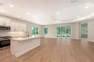 9940 Crystal Isles Cir, Sarasota, FL 34241 - Photo 8