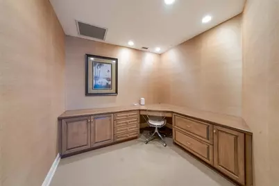 136 Golden Gate Point #602, Sarasota, FL 34236 - Photo 26