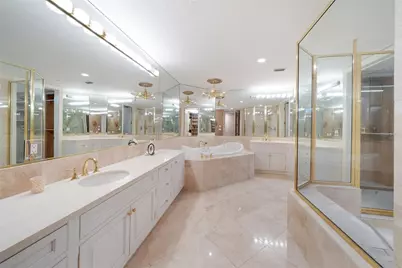 136 Golden Gate Point #602, Sarasota, FL 34236 - Photo 20