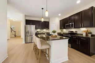 8418 Nandina Dr, Sarasota, FL 34240 - Photo 2