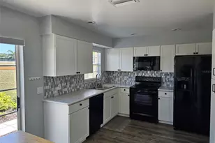 3625 57th Ave Dr W, Bradenton, FL 34210 - Photo 8