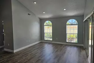 3625 57th Ave Dr W, Bradenton, FL 34210 - Photo 4