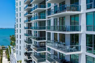 301 Quay Commons, Sarasota, FL 34236 - Photo 2