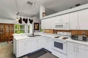 907 50th St E, Bradenton, FL 34208 - Photo 12