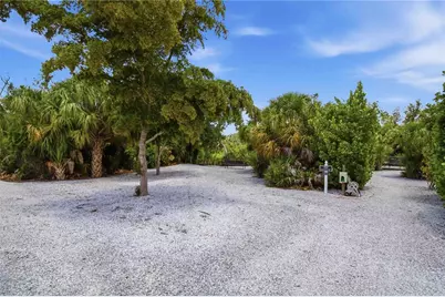 8057 Rio Bella Place, University Park, FL 34201 - Photo 38