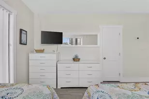 908 Villas Dr, Venice, FL 34285 - Photo 12