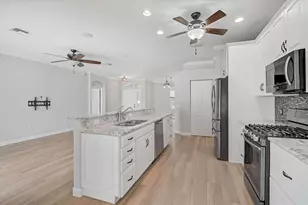 10647 Old Grove Cir, Bradenton, FL 34212 - Photo 16