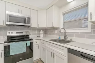 115 White Oak Way, Sarasota, FL 34237 - Photo 18