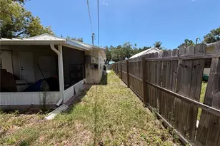 2195 Park Rd, Venice, FL 34293 - Photo 4