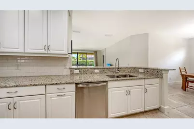 8729 Trattoria Terrace, Sarasota, FL 34238 - Photo 18