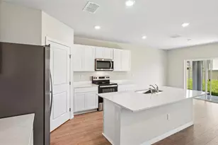 18305 Beehive Ter, Lakewood Ranch, FL 34211 - Photo 6