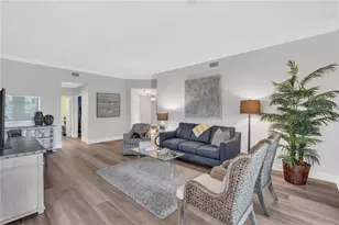 5204 Bouchard Cir, Sarasota, FL 34238 - Photo 8
