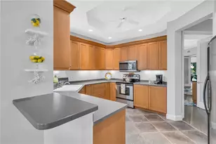 5204 Bouchard Cir, Sarasota, FL 34238 - Photo 10