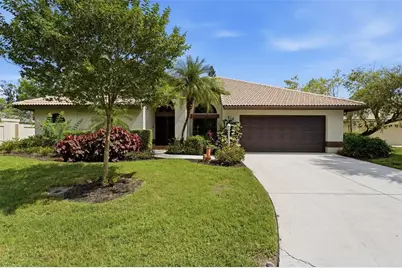 215 Carriage House Lane #215, Nokomis, FL 34275 - Photo 2