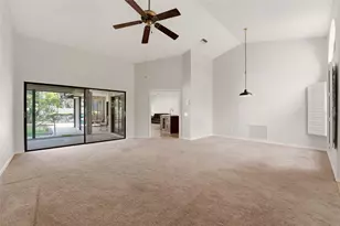 215 Carriage House Ln, Nokomis, FL 34275 - Photo 4