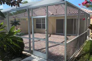 8004 Camminare Dr, Sarasota, FL 34238 - Photo 8